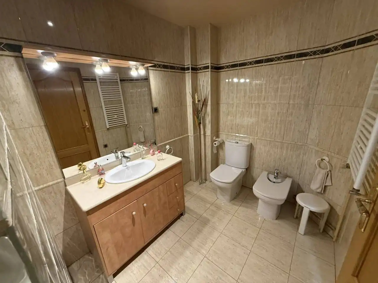 Badezimmer von Wohnungen zum Verkauf in Sabadell mit Klimaanlage, Heizung und Privatgarten