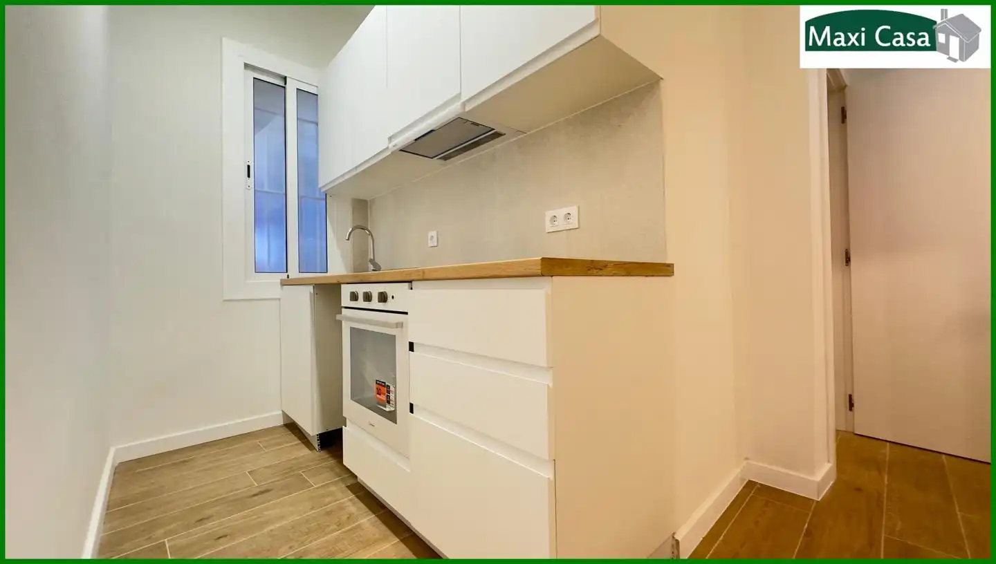 Cocina de Planta baja en venta en Barcelona con Aire acondicionado y Calefacción