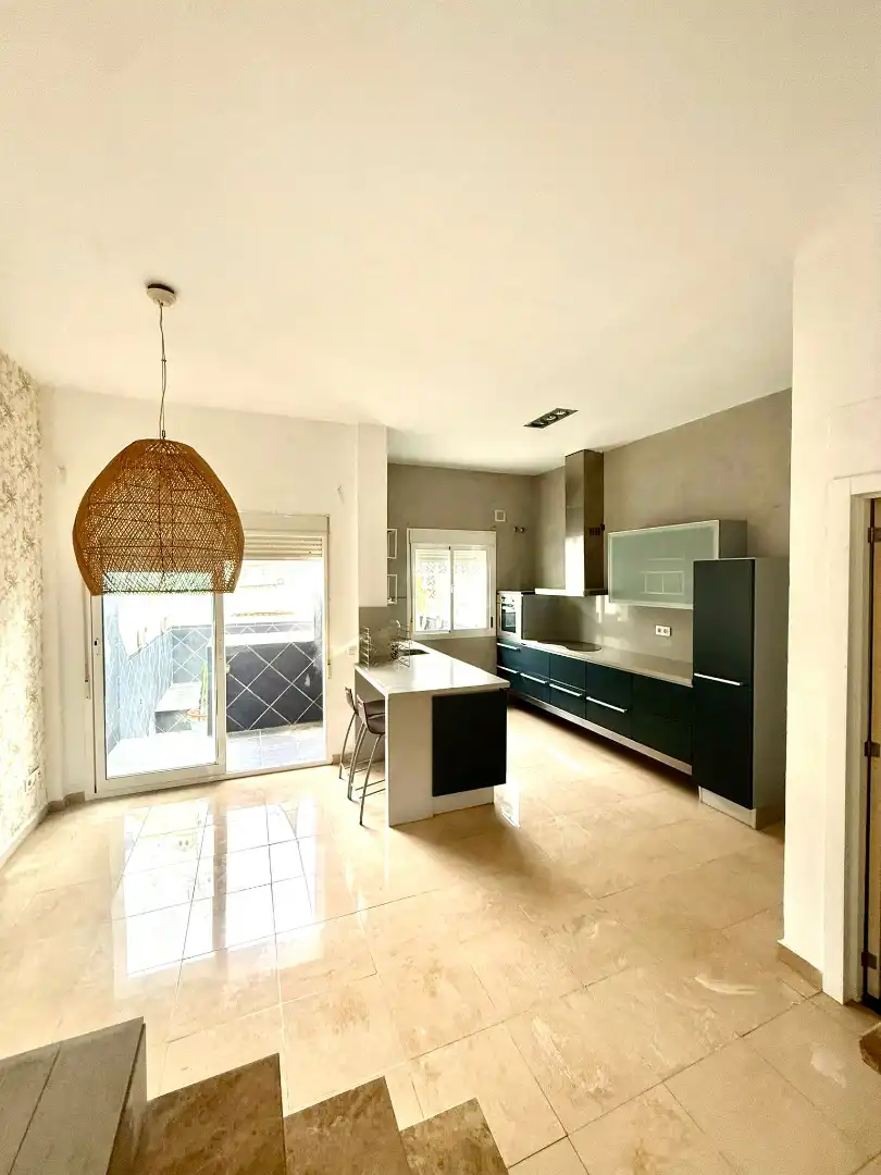 Terraced house for sale in Calle Cánovas del Castillo