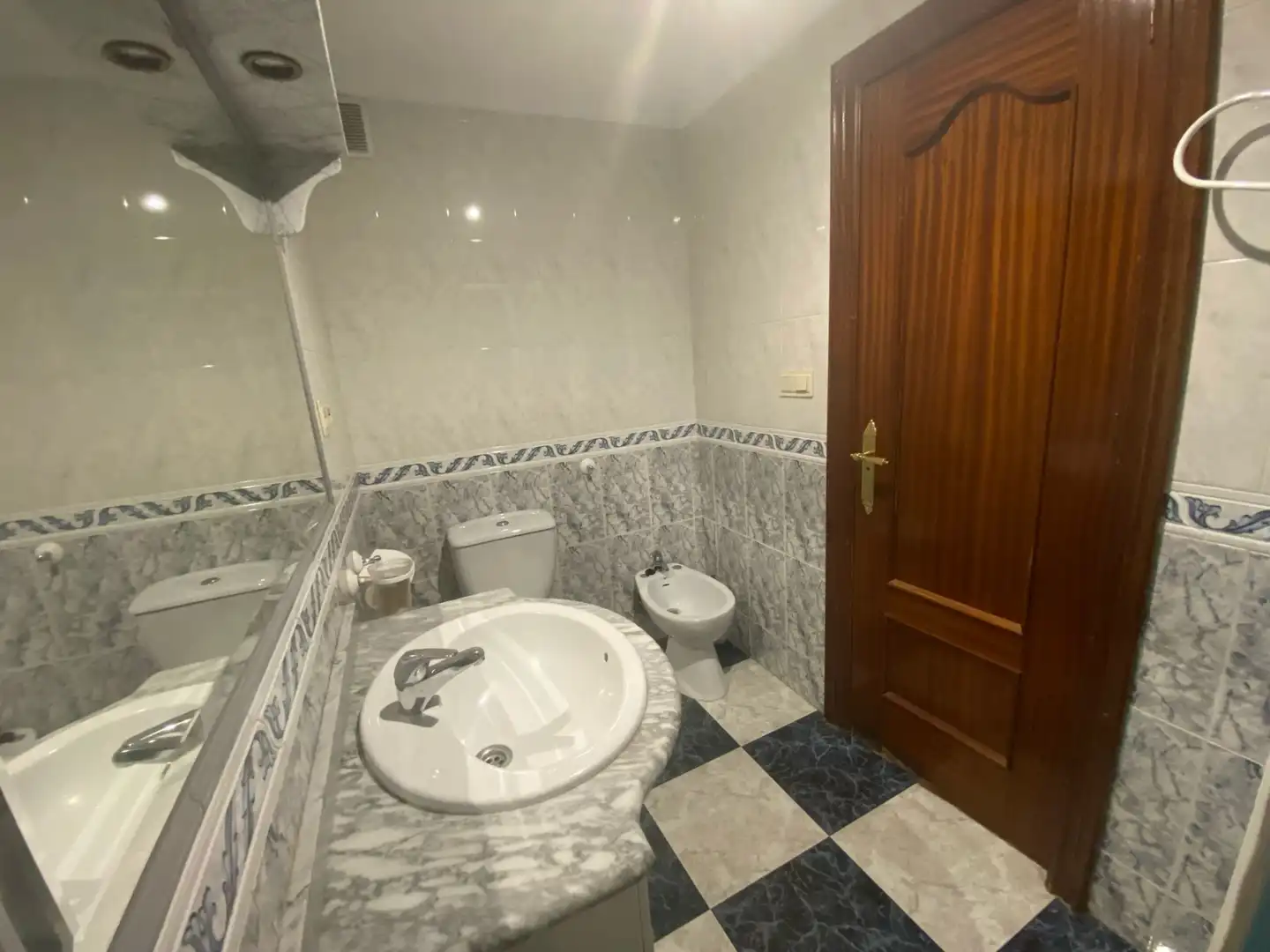 Baño de Piso en venta en Granada con Amueblado