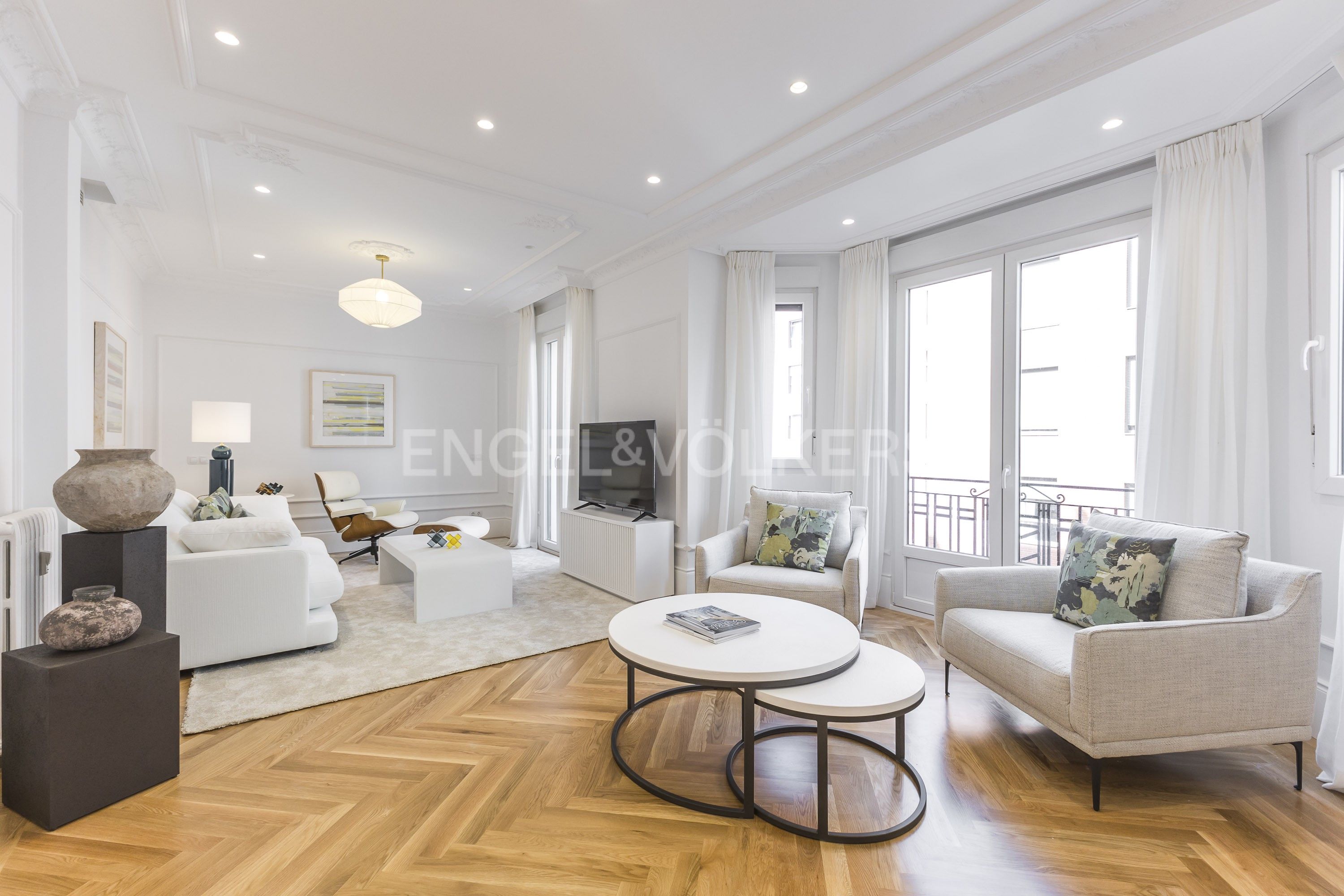 Living room of Apartment for sale in  Madrid Capital  with Air Conditioner, Heating and Storage room