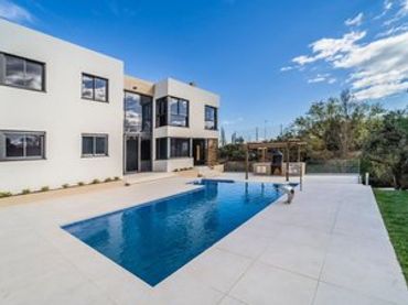 Villa con balcone in vendita a Paseo del Embajador