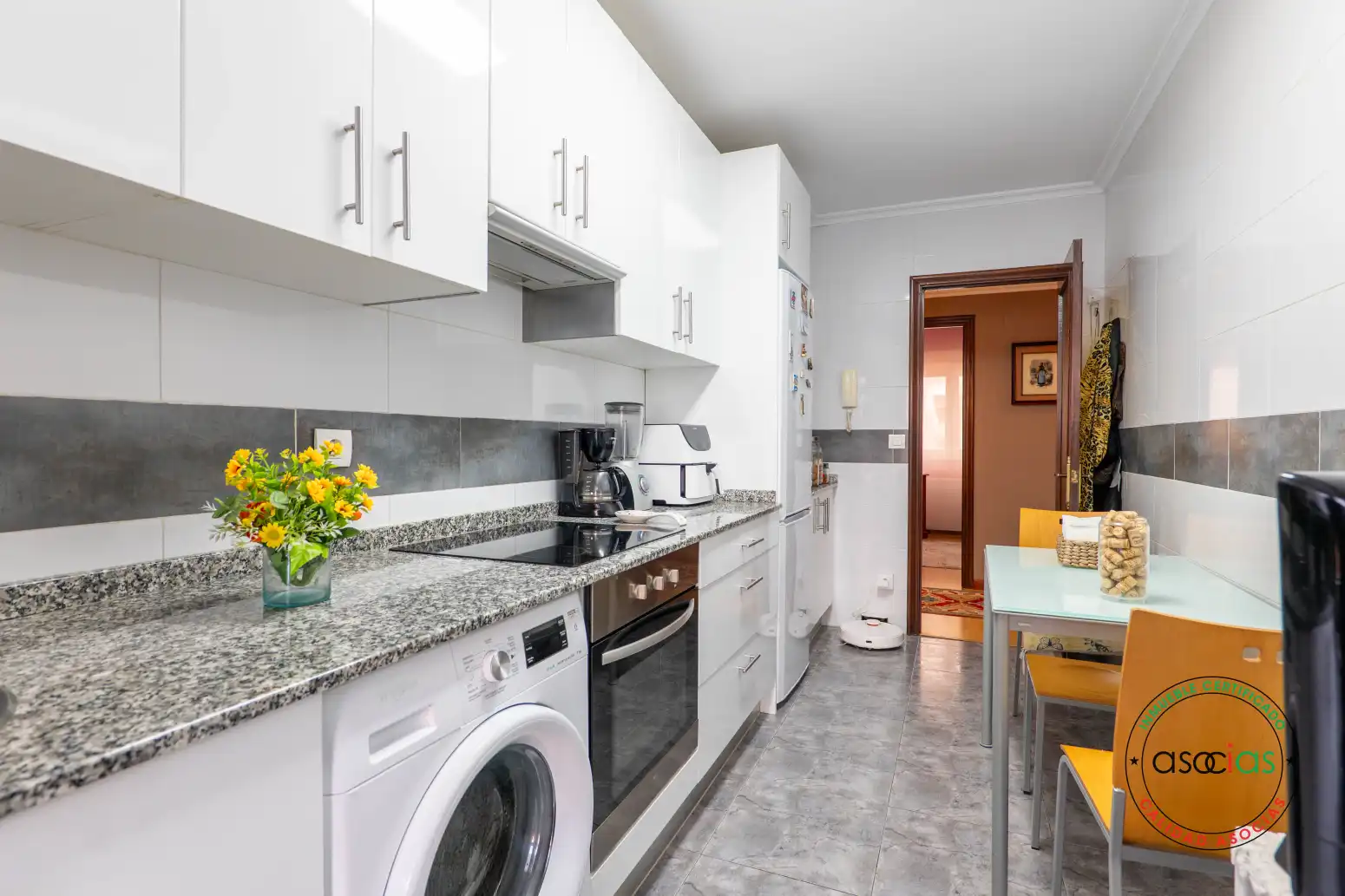 Cocina de Piso en venta en Gijón  con Calefacción, Parquet y Amueblado