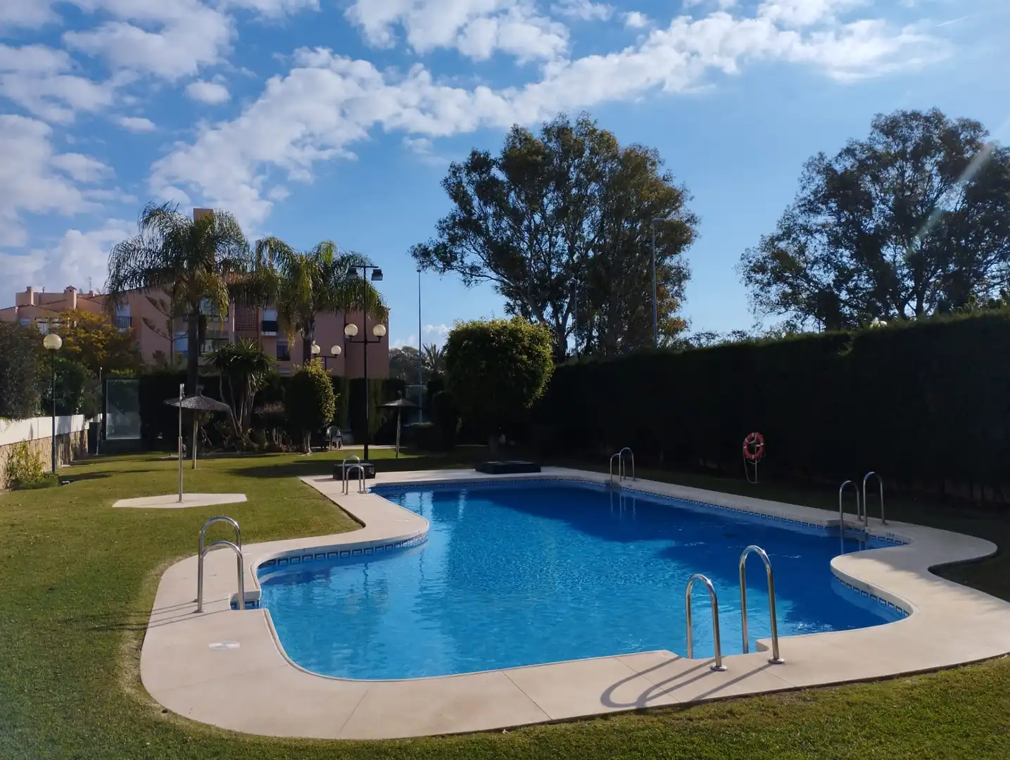 Piscina de Apartament de lloguer en Marbella amb Aire condicionat, Calefacció i Terrassa