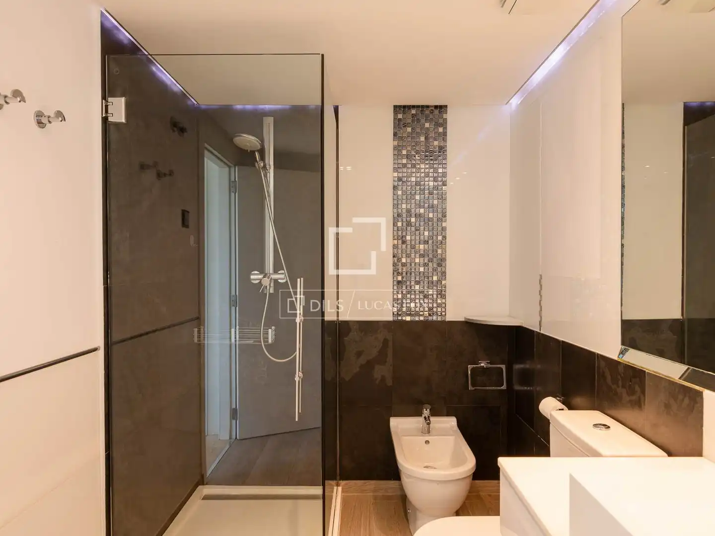 Bathroom of Flat for sale in Eivissa  with Air Conditioner, Swimming Pool and Furnished