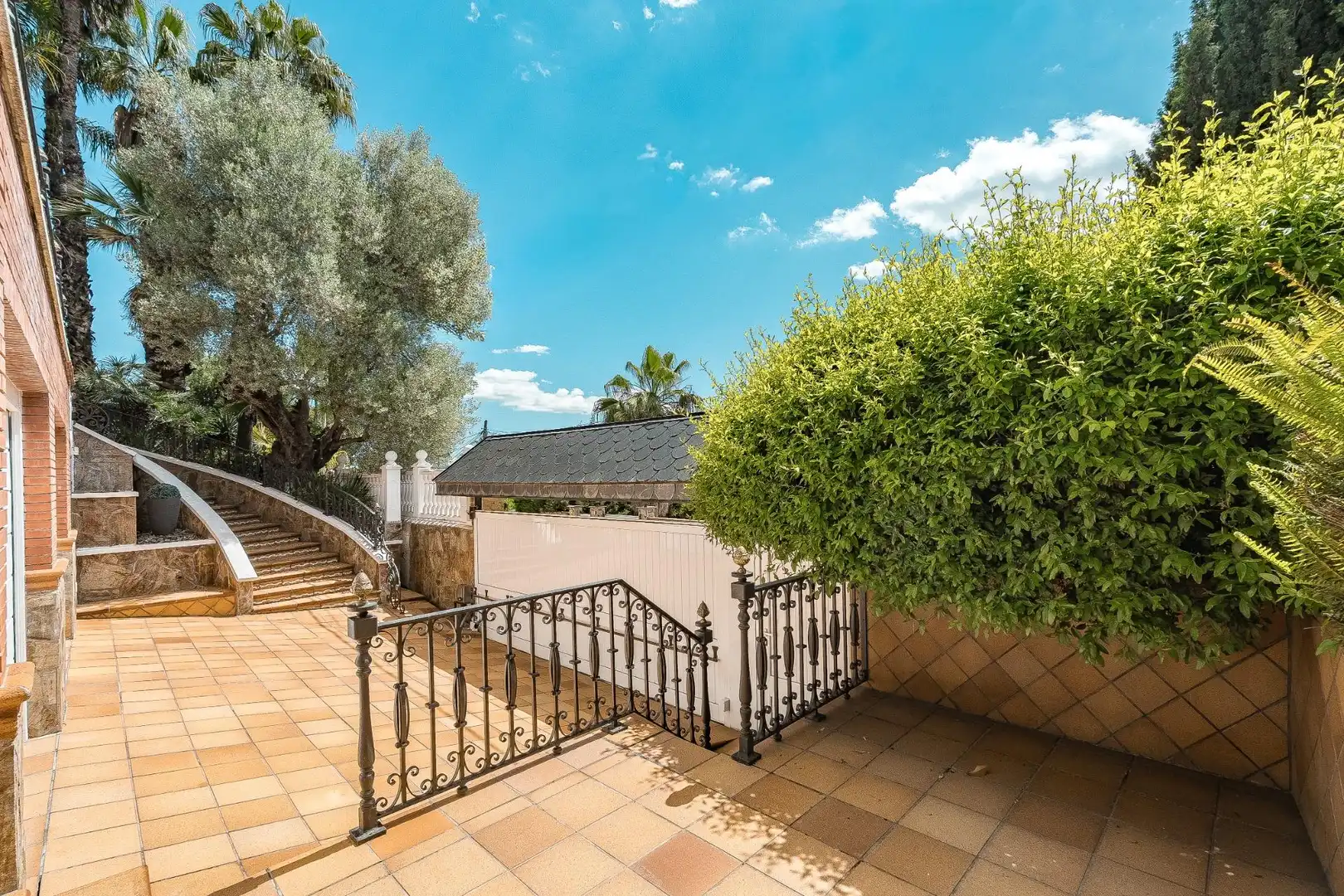 Terrassa de Casa o xalet en venda en Pallejà amb Calefacció, Jardí privat i Terrassa