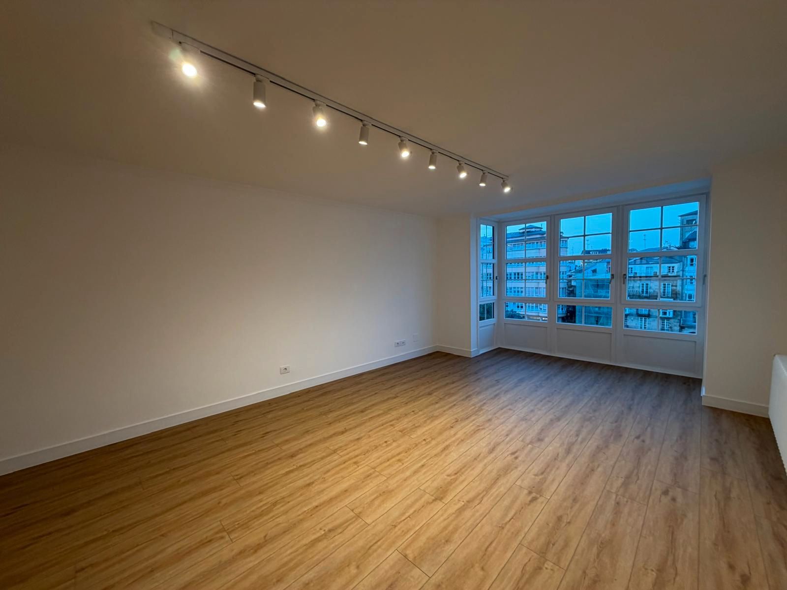 Living room of Flat for rent in Lugo Capital  with Heating, Parquet flooring and Storage room