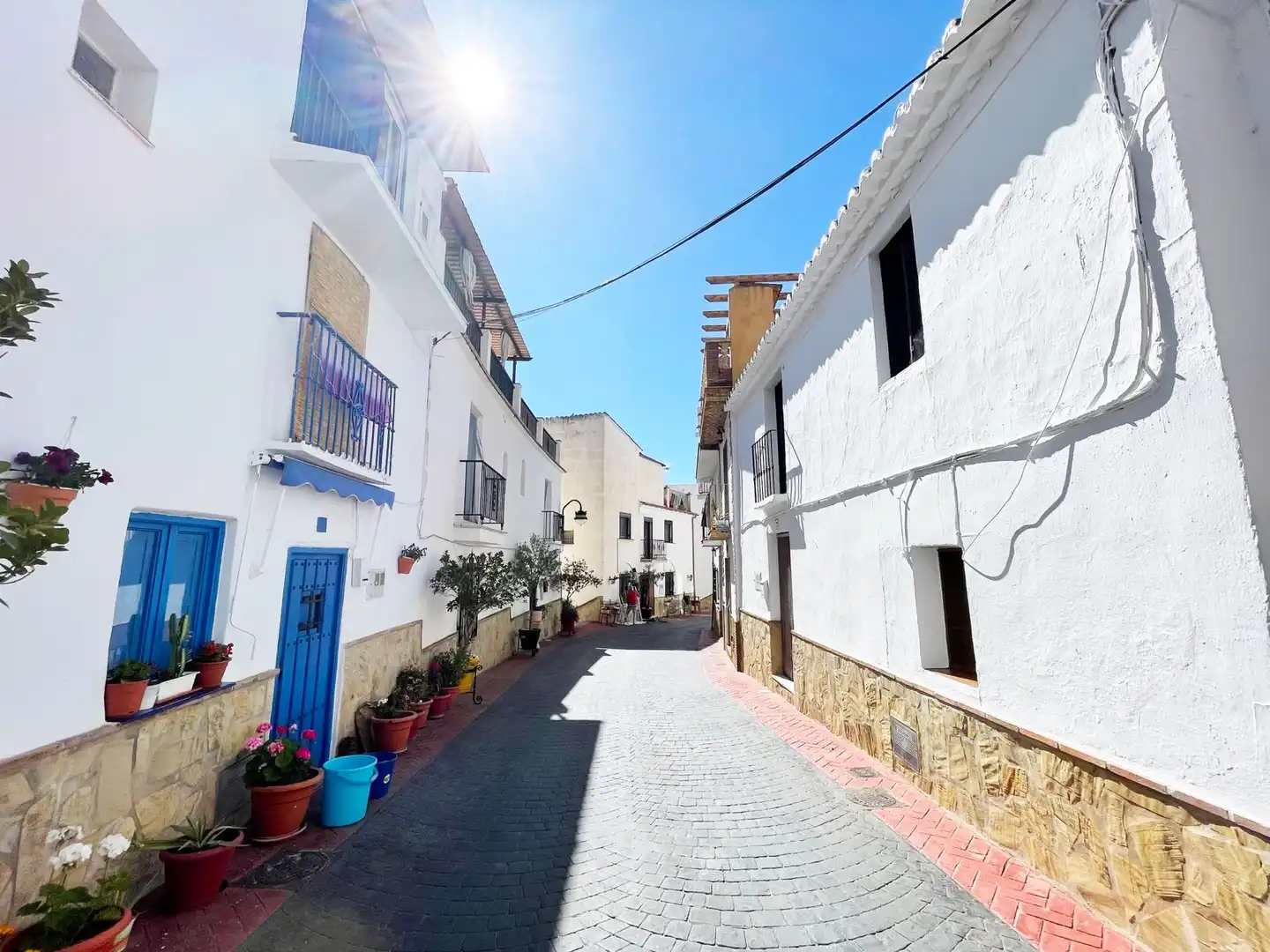 Vista exterior de Casa o xalet en venda en Viñuela amb Moblat i Balcó
