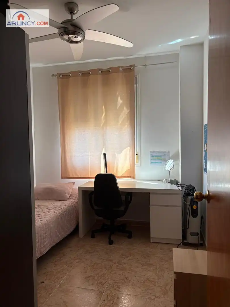 Habitación de Piso de alquiler en Sevilla con Aire acondicionado, Calefacción y Amueblado