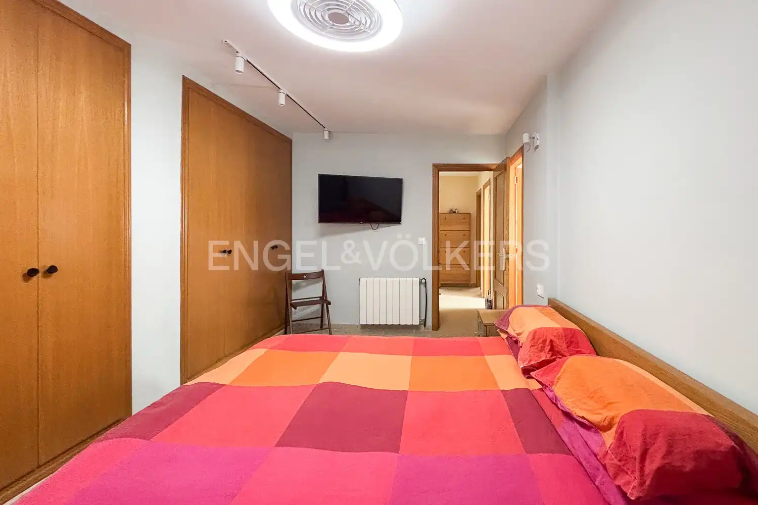 Bedroom of Detached homes for rent in La Pobla de Vallbona  with Air Conditioner, Heating and Private garden