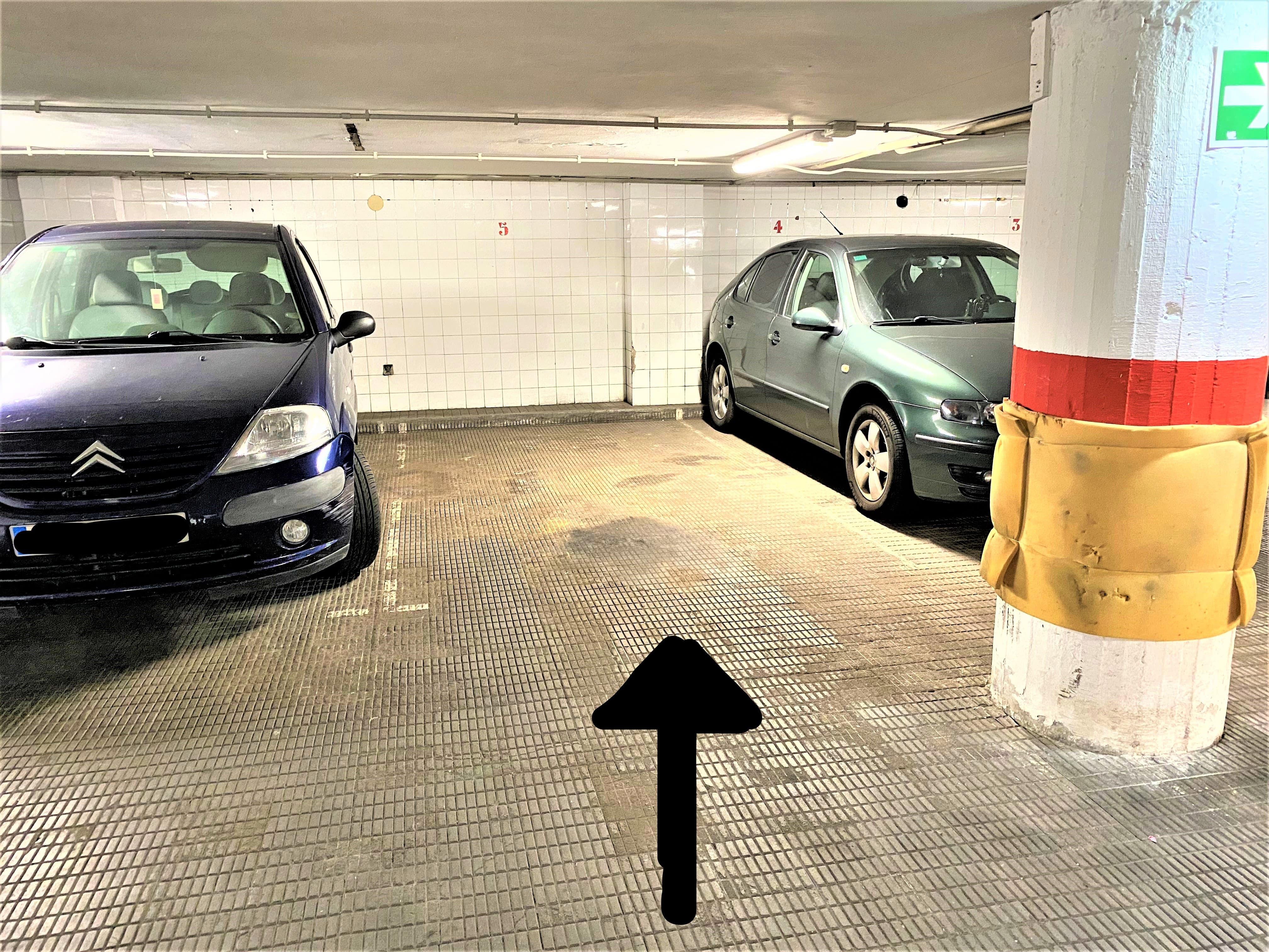 Garatge de lloguer a Calle Dindurra, 1, Barrio del Centro