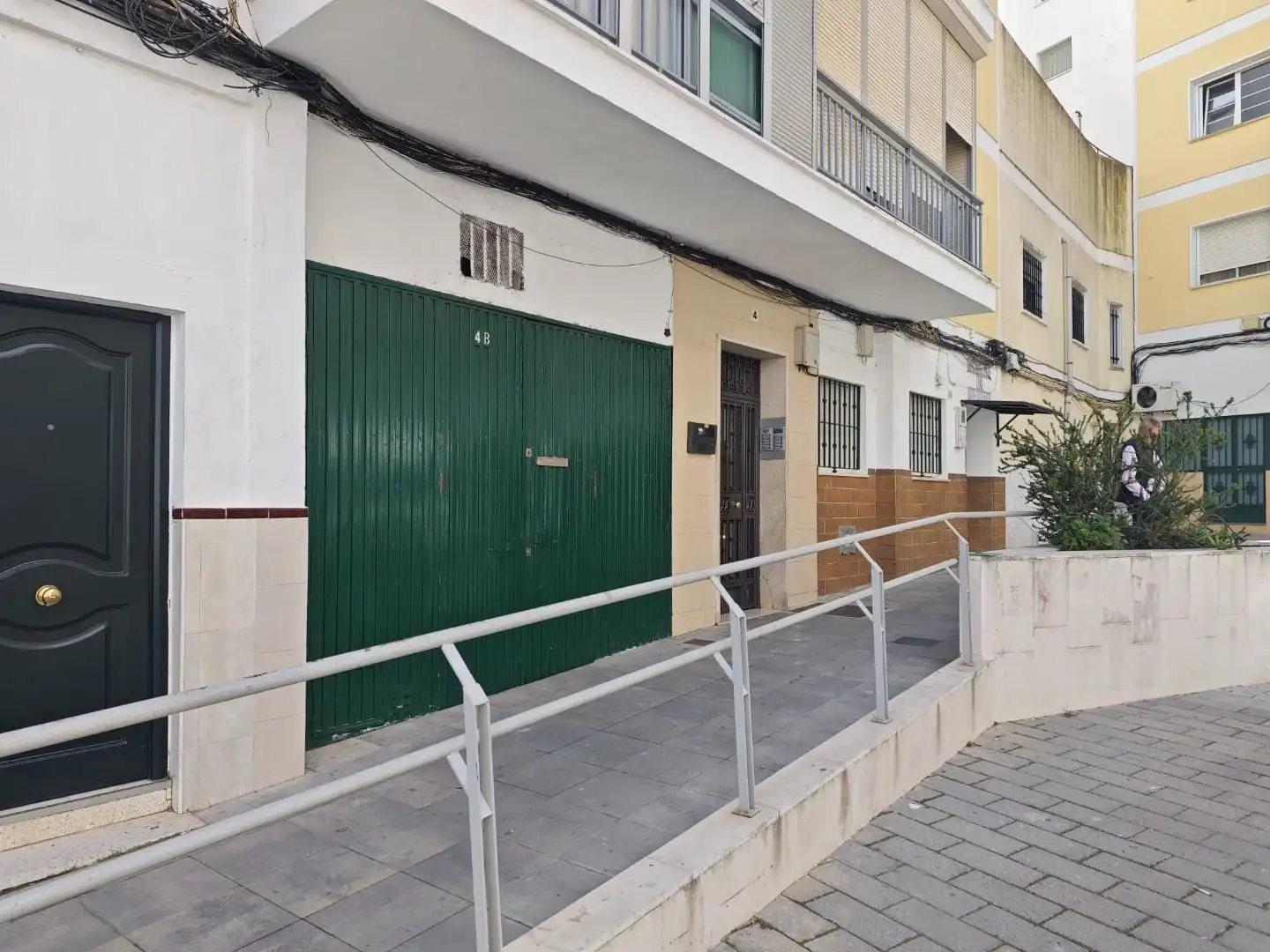 Vista exterior de Local de alquiler en Huelva