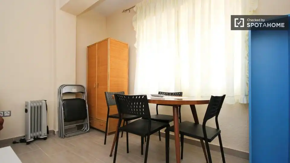 Habitación en Camino de Ronda