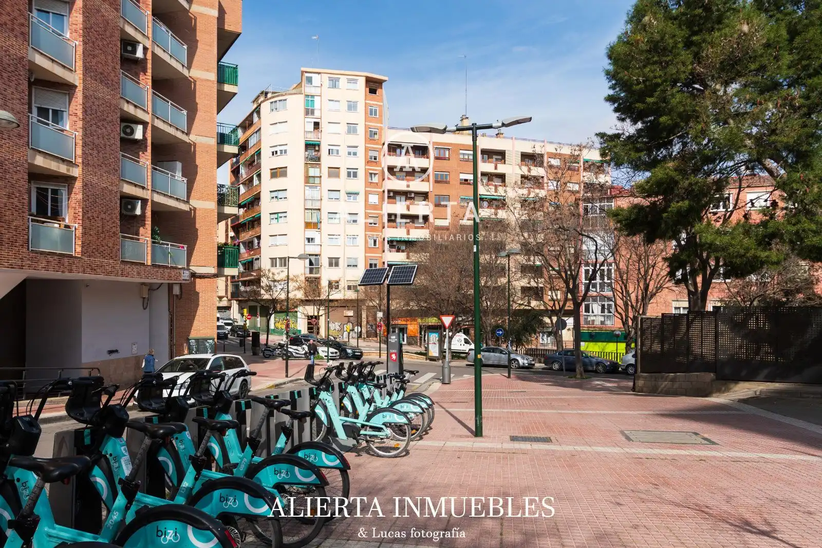 Exterior view of Flat for sale in Zaragoza  with Heating, Terrace and Swimming Pool