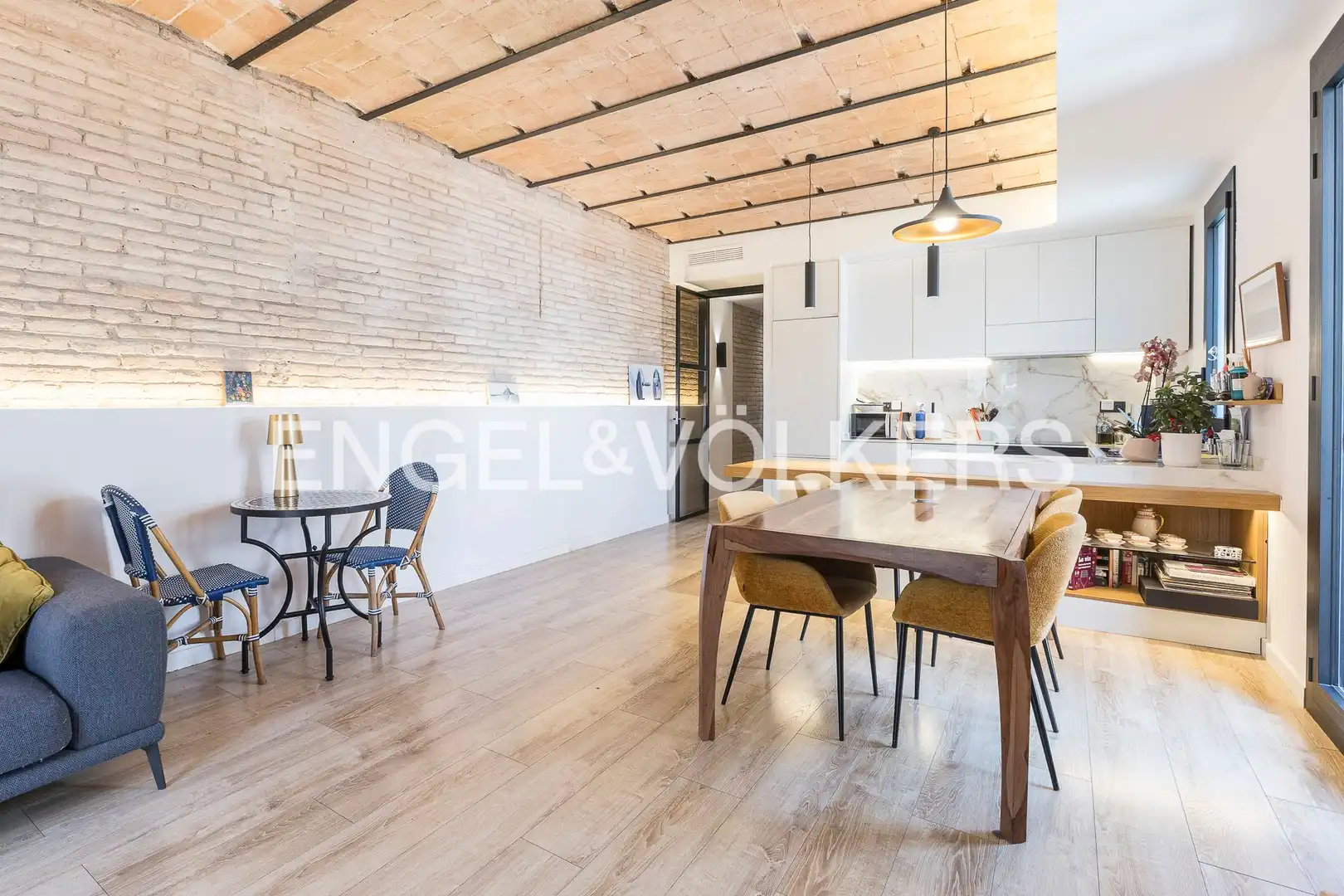 Kitchen of Flat for sale in Barcelona  with Air Conditioner, Heating and Balcony