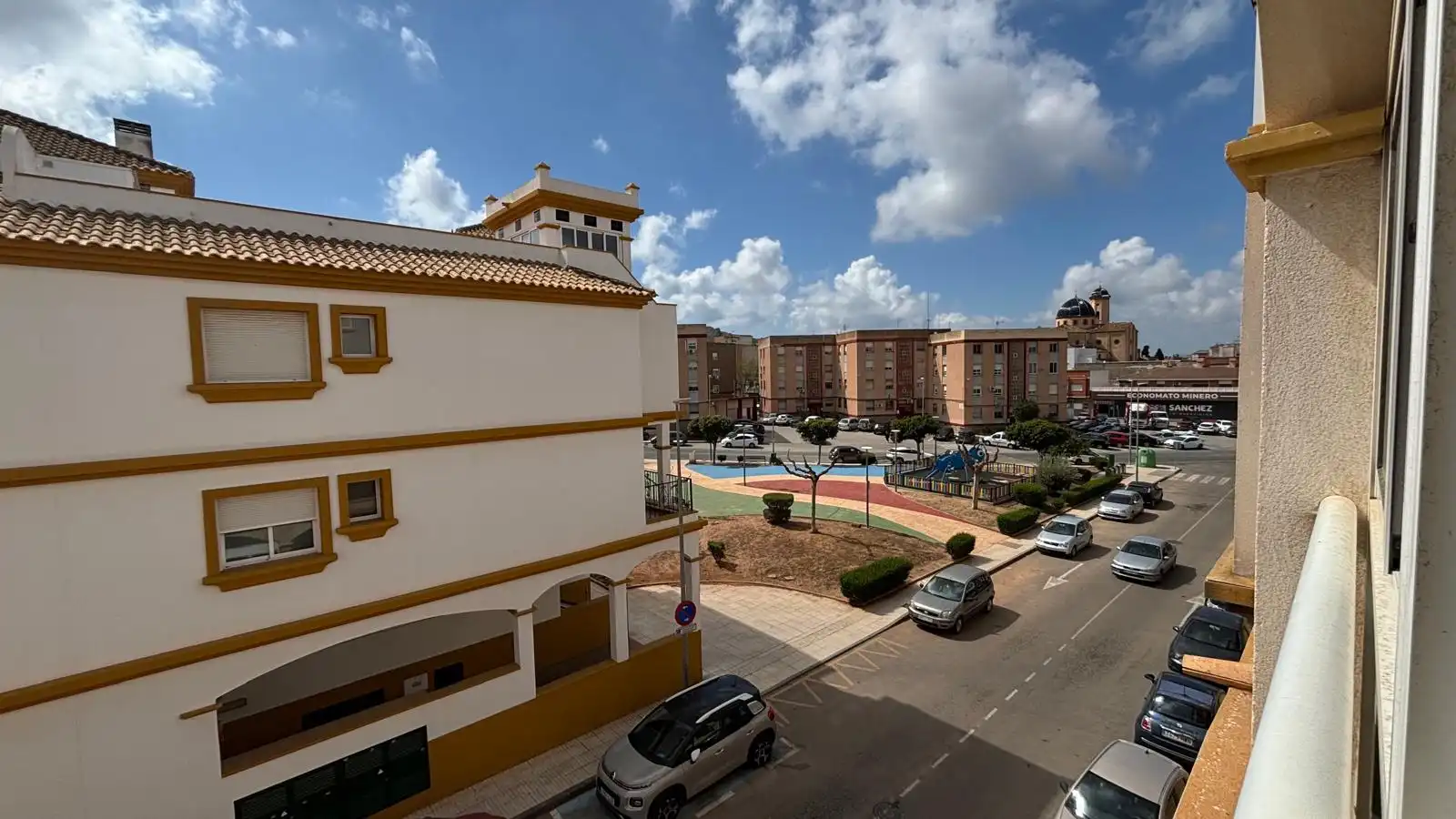 Vista exterior de Àtic en venda en La Unión amb Terrassa i Piscina comunitària