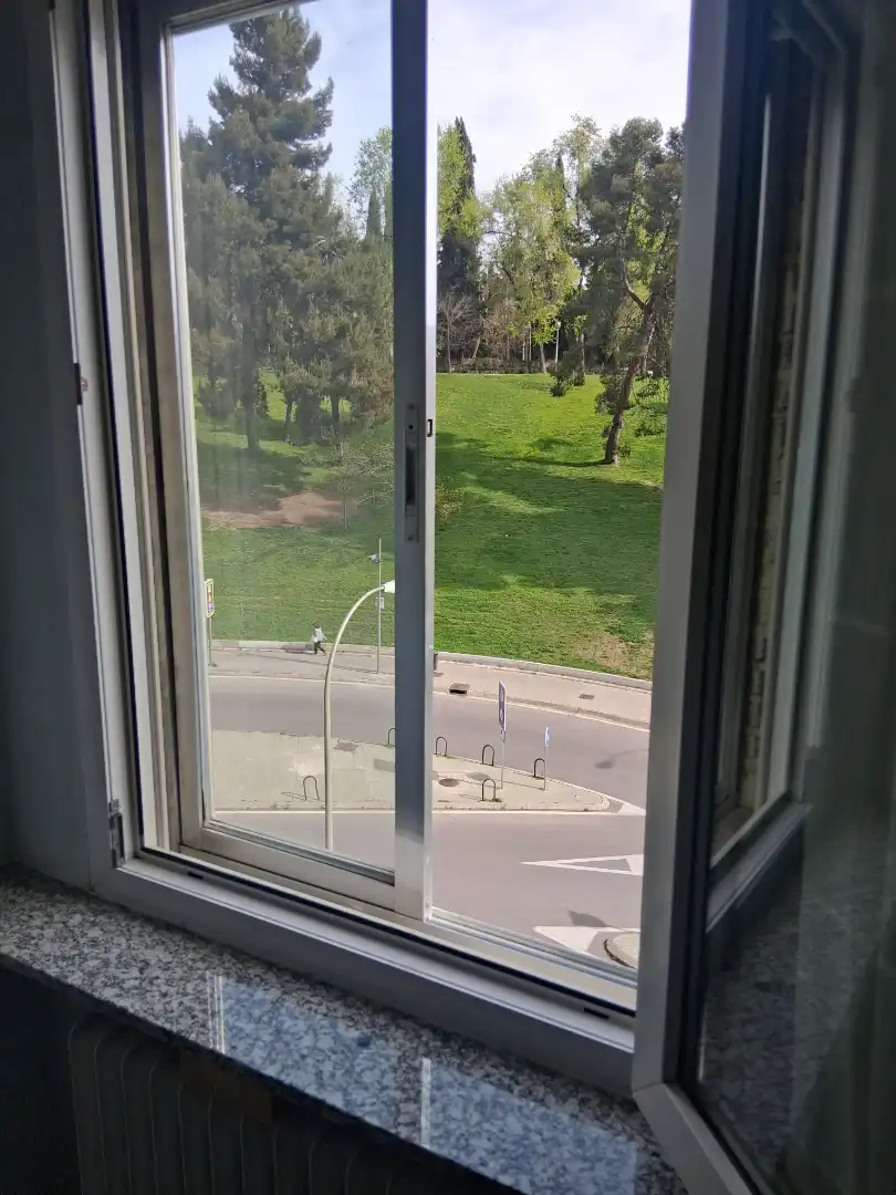 Außenansicht von Wohnung zum Verkauf in Madrid mit Heizung, Parkett und Ofen