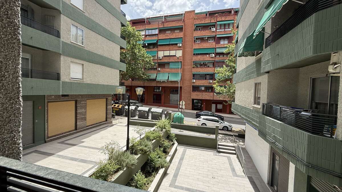 Exterior view of Flat to rent in  Granada Capital  with Air Conditioner, Heating and Terrace