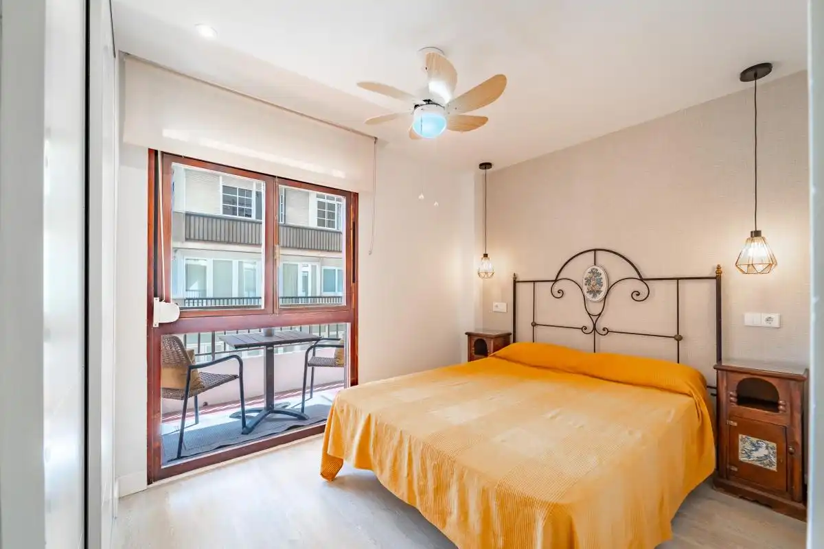 Schlafzimmer von Wohnung zur Miete in Málaga mit Klimaanlage, Heizung und Terrasse
