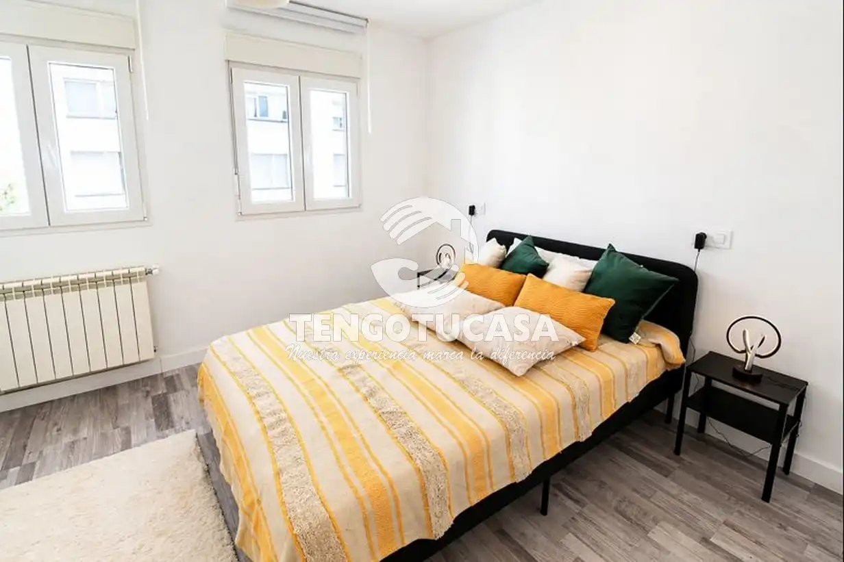 Bedroom of Flat for rent in Madrid  with Air Conditioner, Heating and Furnished