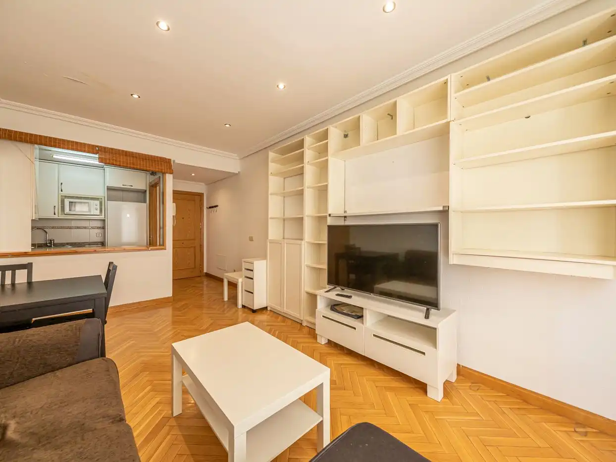 Apartament amb piscina de lloguer a ROBLEDILLO 21