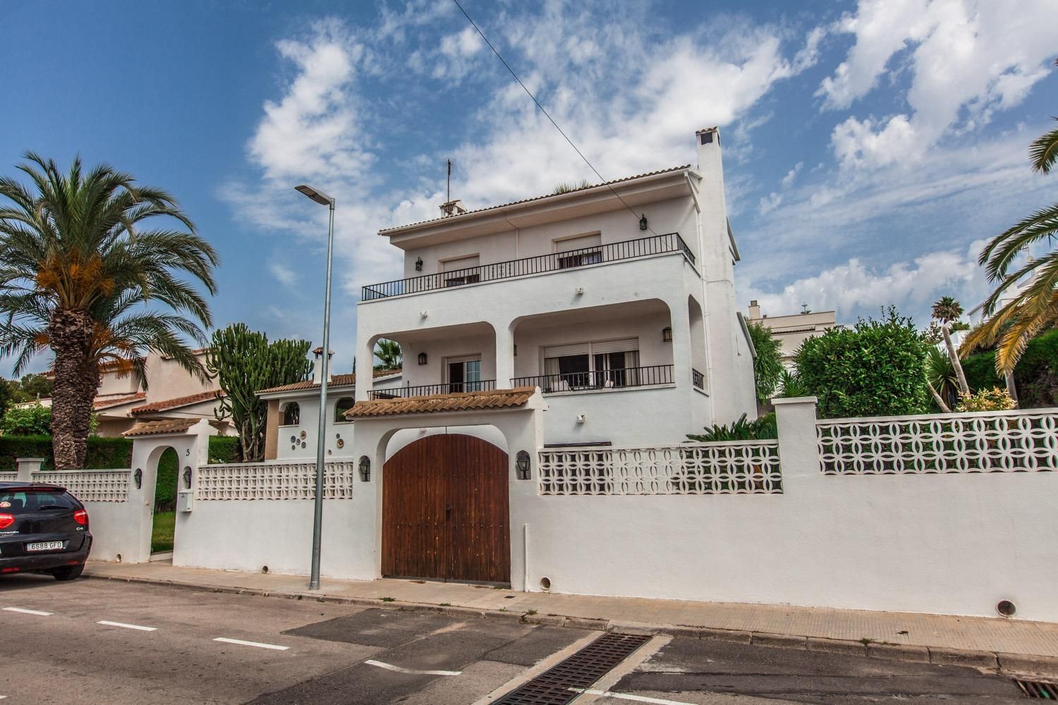 Vista exterior de Casa o xalet en venda en Calafell amb Calefacció, Terrassa i Traster