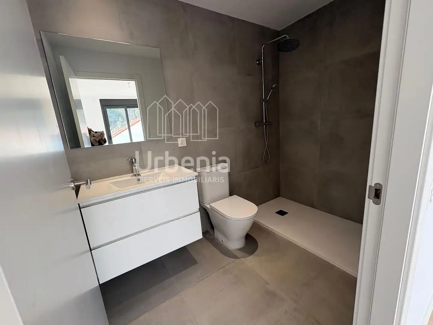 Badezimmer von Maisonette zum Verkauf in Arenys de Mar mit Klimaanlage, Heizung und Terrasse