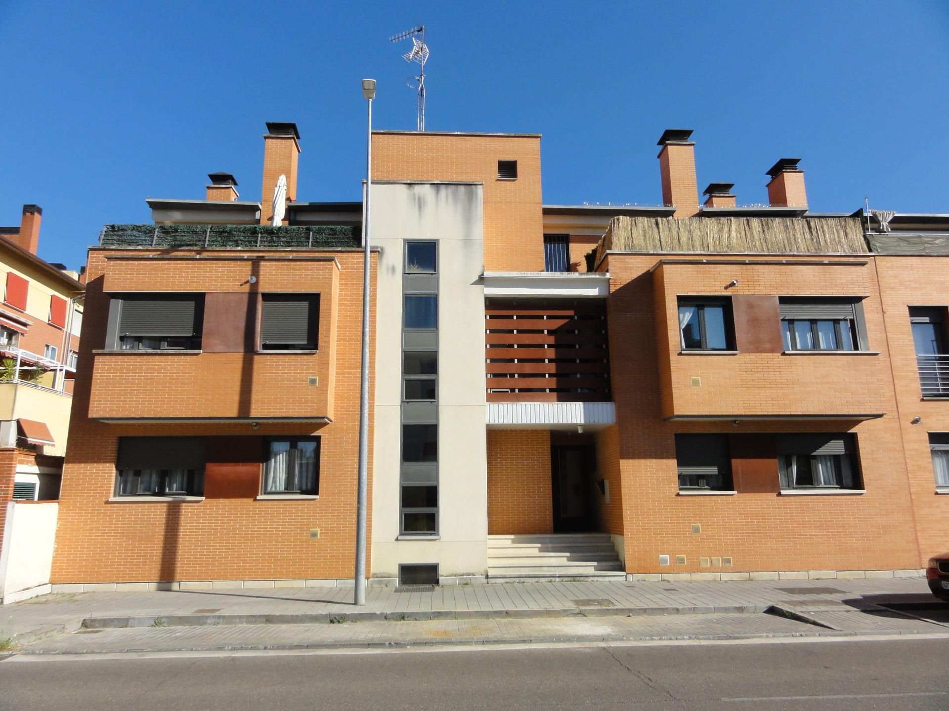 Vista exterior de Pis en venda en Valladolid Capital amb Calefacció, Jardí privat i Terrassa