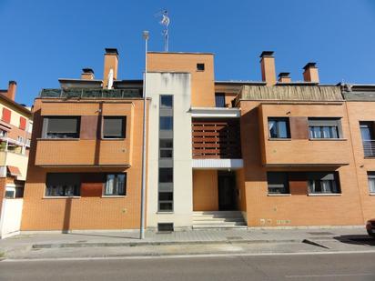 Vista exterior de Pis en venda en Valladolid Capital amb Calefacció, Jardí privat i Terrassa
