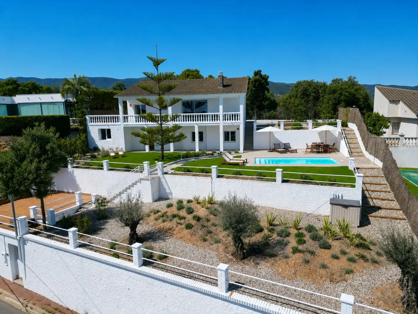 Vista exterior de Casa o xalet en venda en Sant Cebrià de Vallalta amb Aire condicionat, Calefacció i Jardí privat