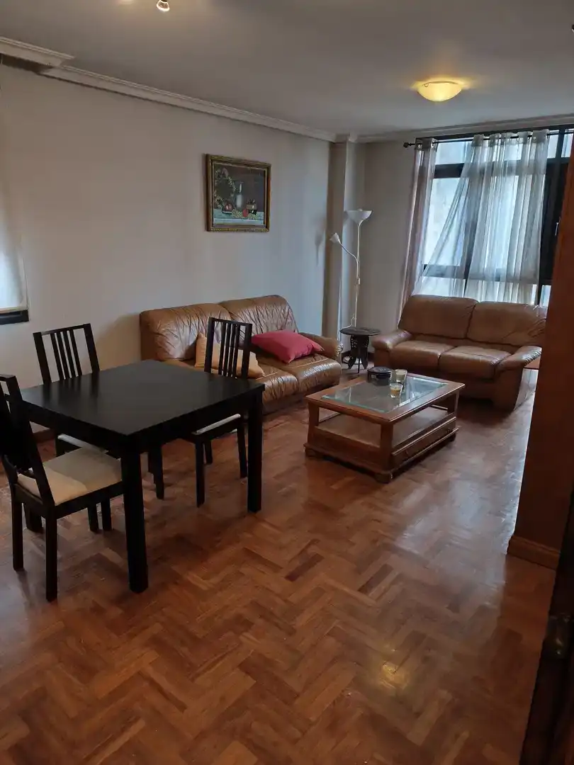 Wohnzimmer von Wohnung zur Miete in Avilés mit Balkon