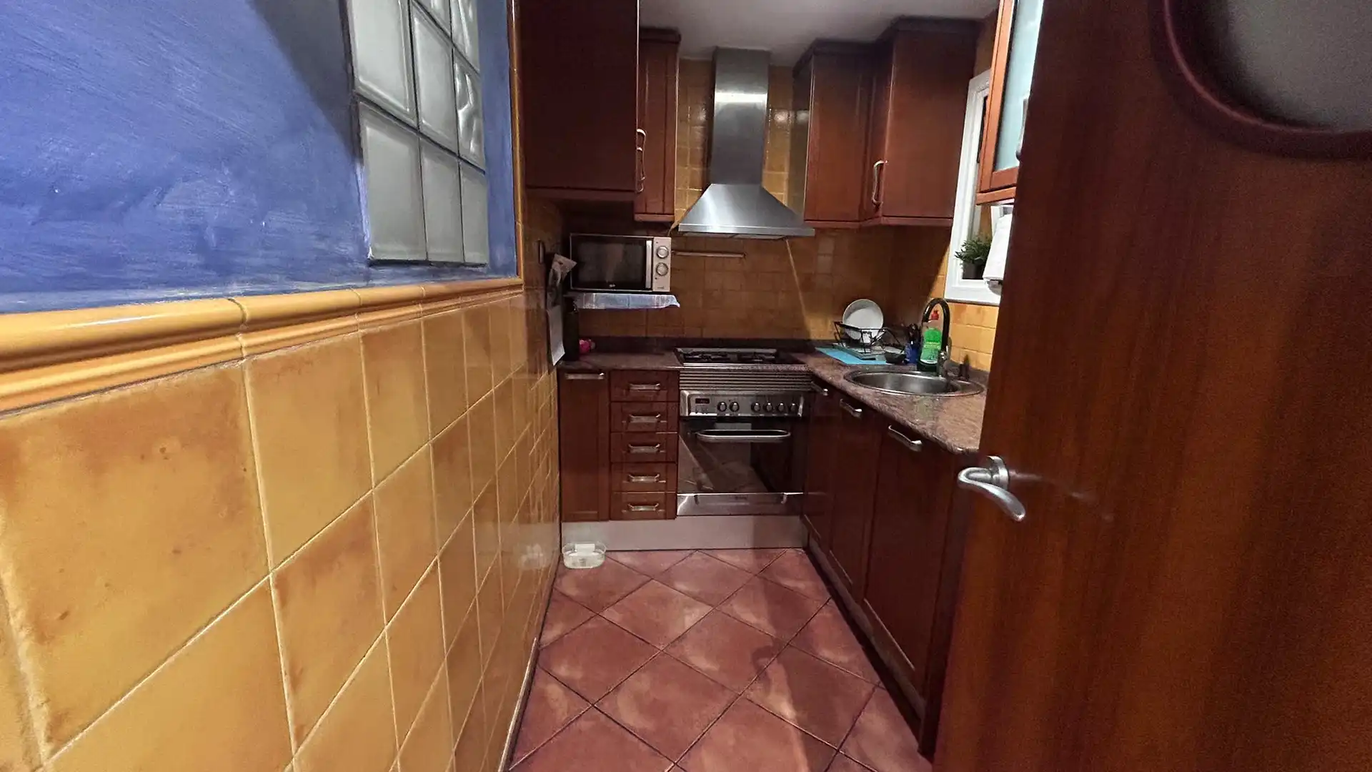 Küche von Wohnung zum Verkauf in Sant Boi de Llobregat mit Balkon