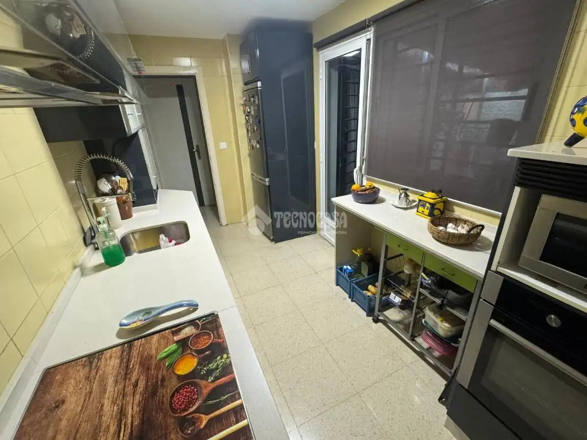 Cuina de Casa o xalet en venda en Badajoz amb Aire condicionat, Calefacció i Terrassa