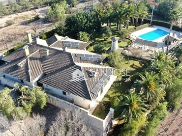 Villa avec piscine à vendre à Novelda