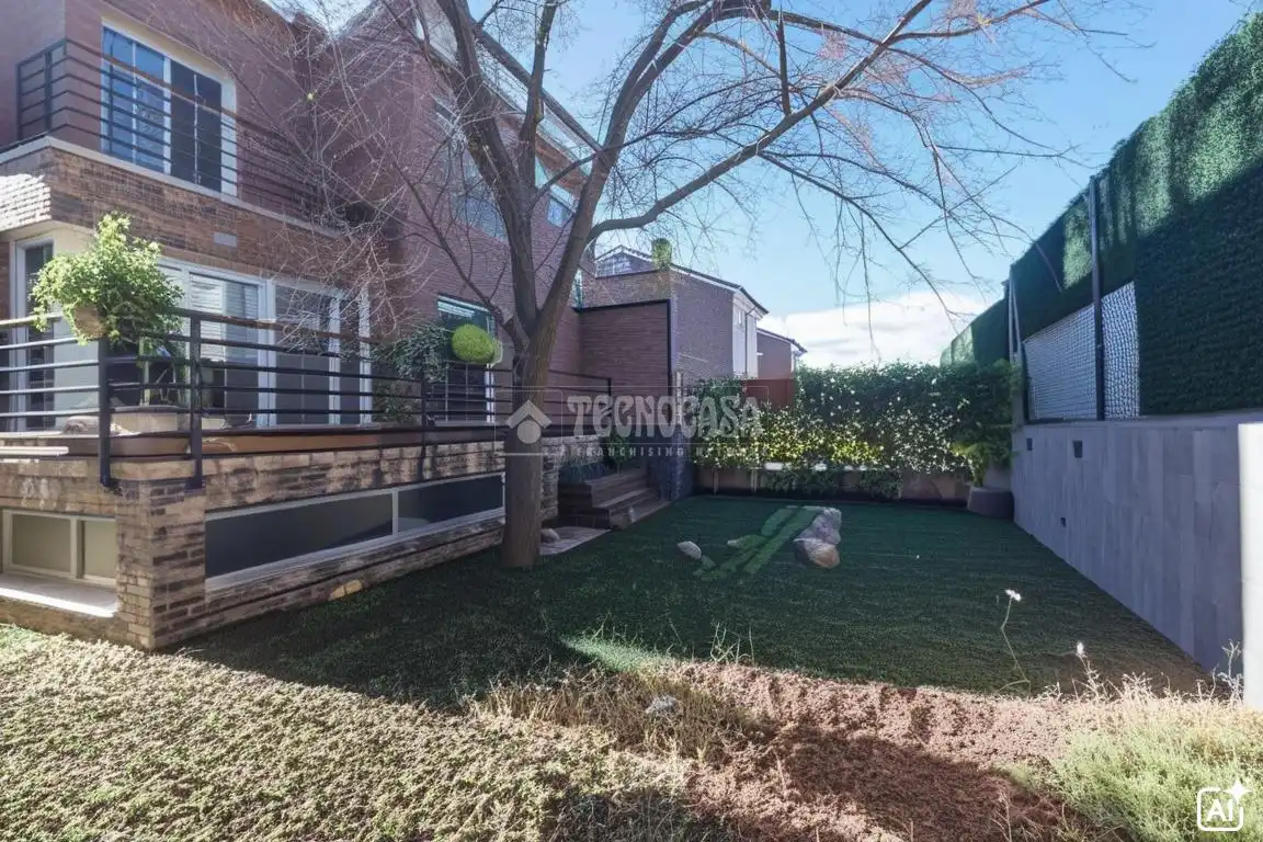 Garden of Detached homes for sale in Móstoles