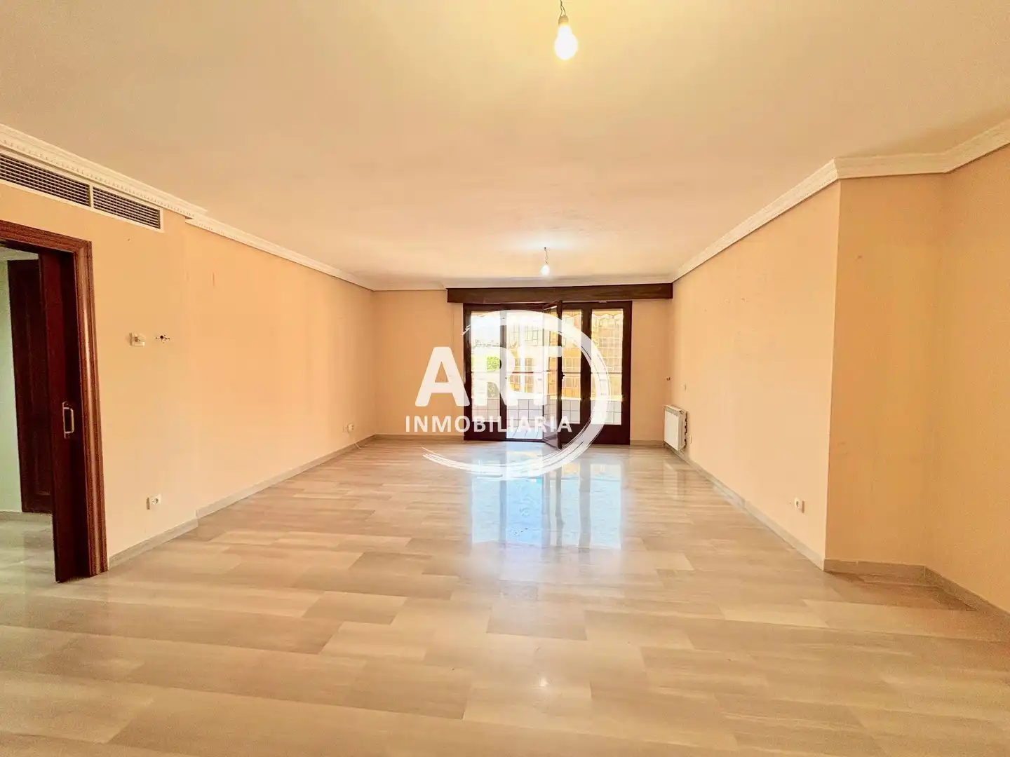 Vista exterior de Piso en venta en Valencia con Aire acondicionado, Calefacción y Terraza