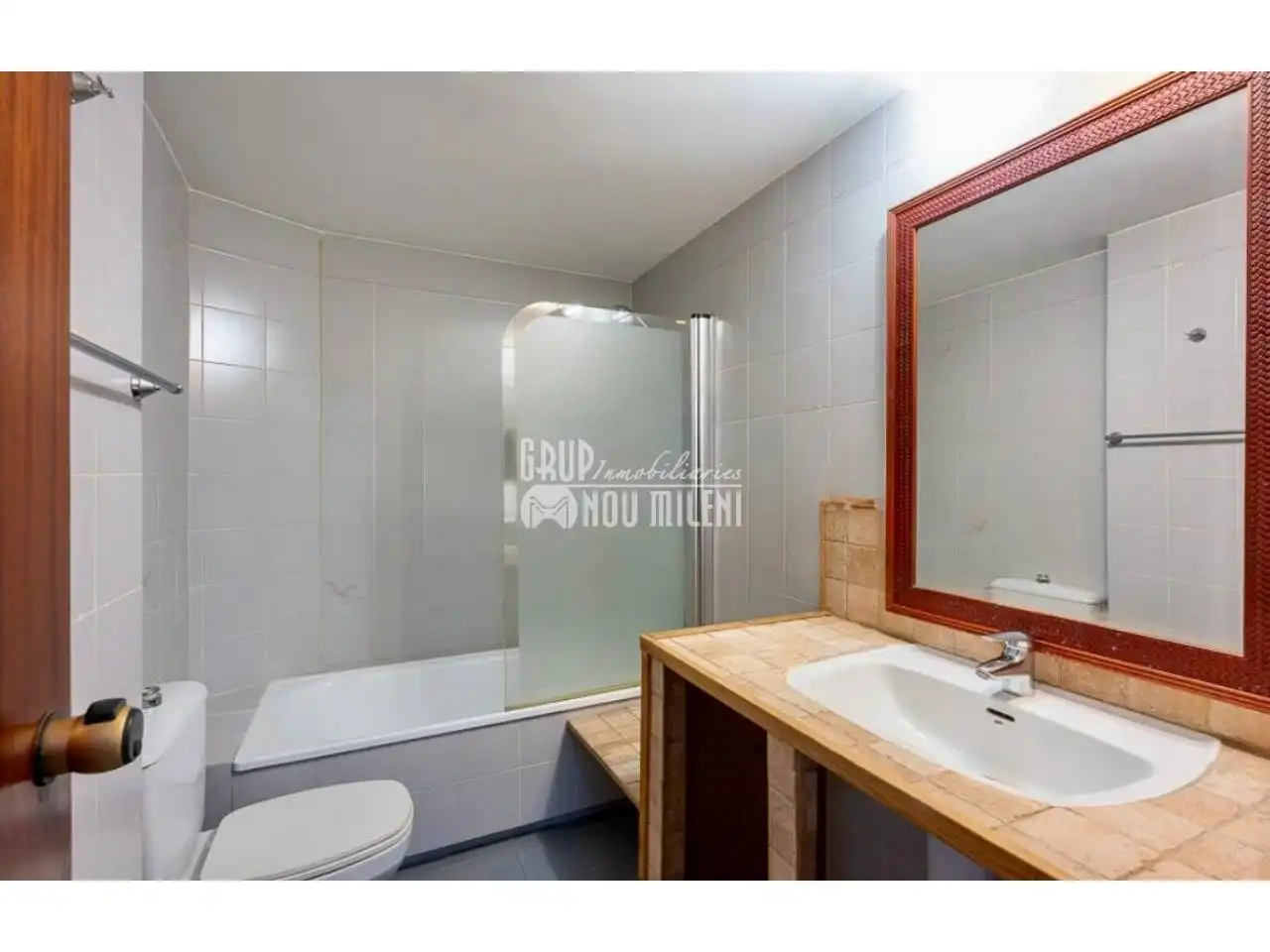 Baño de Piso de alquiler en Valencia con Aire acondicionado, Parquet y Balcón