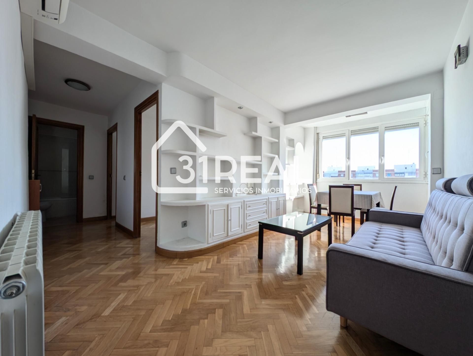 Living room of Flat for sale in  Madrid Capital  with Air Conditioner, Heating and Parquet flooring