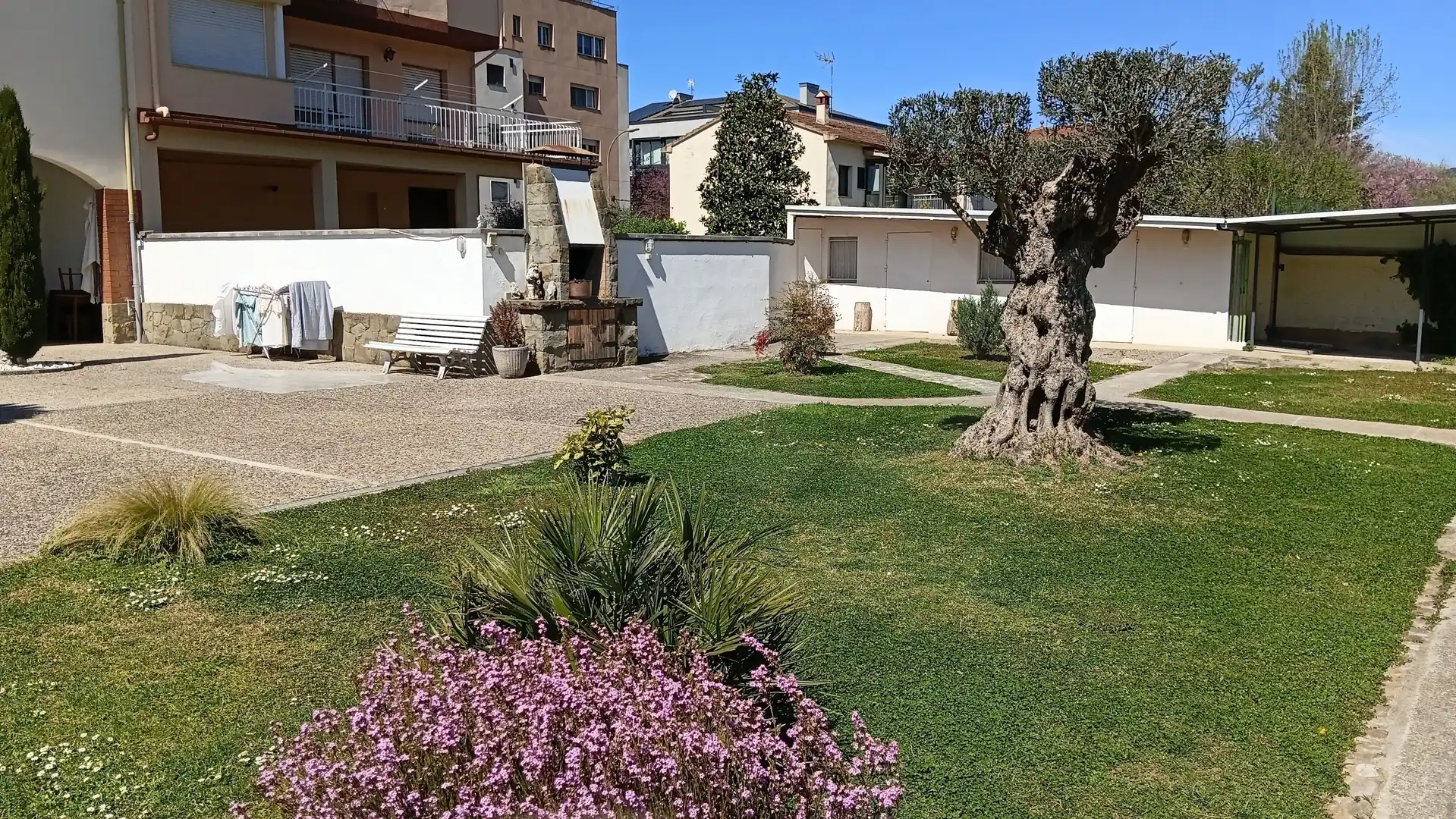 Jardí de Casa o xalet en venda en Olot amb Aire condicionat, Calefacció i Terrassa