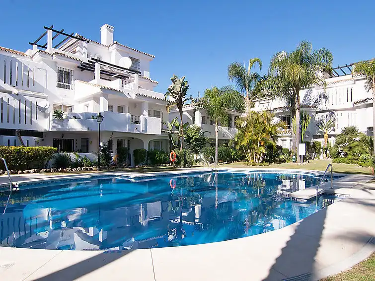 Apartamento con piscina en venta en Nueva Andalucía