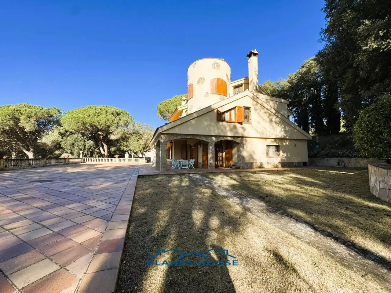 Vista exterior de Finca rústica en venda en Sant Feliu de Buixalleu amb Calefacció, Jardí privat i Terrassa