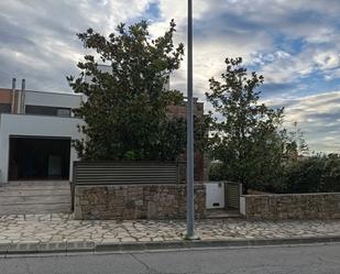 Vista exterior de Casa adosada en venda en Seva amb Terrassa