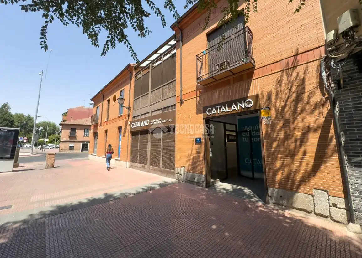 Vista exterior de Local de lloguer en Alcalá de Henares