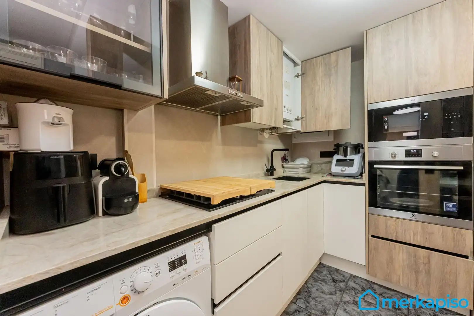 Cocina de Piso en venta en L'Hospitalet de Llobregat con Aire acondicionado y Calefacción