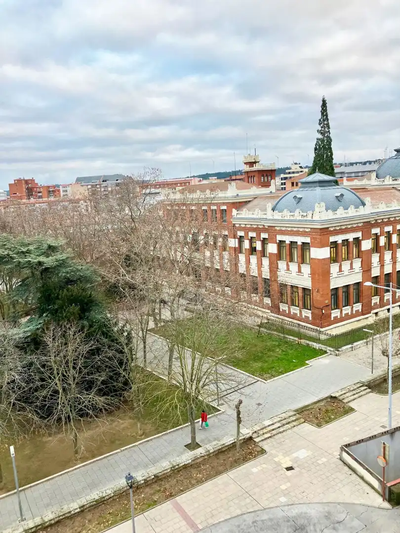 Piso con ascensor en venta en Campo de la Juventud, imagen 2