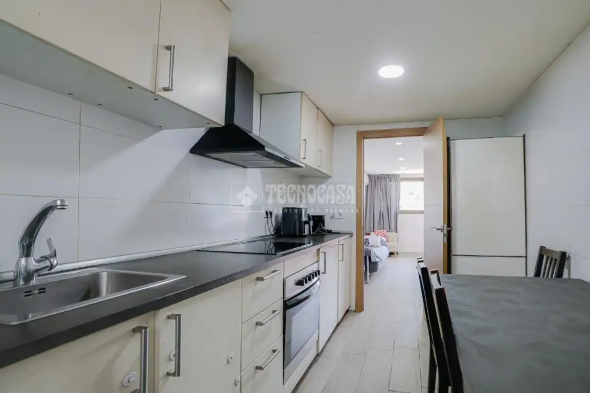 Cocina de Piso en venta en L'Hospitalet de Llobregat