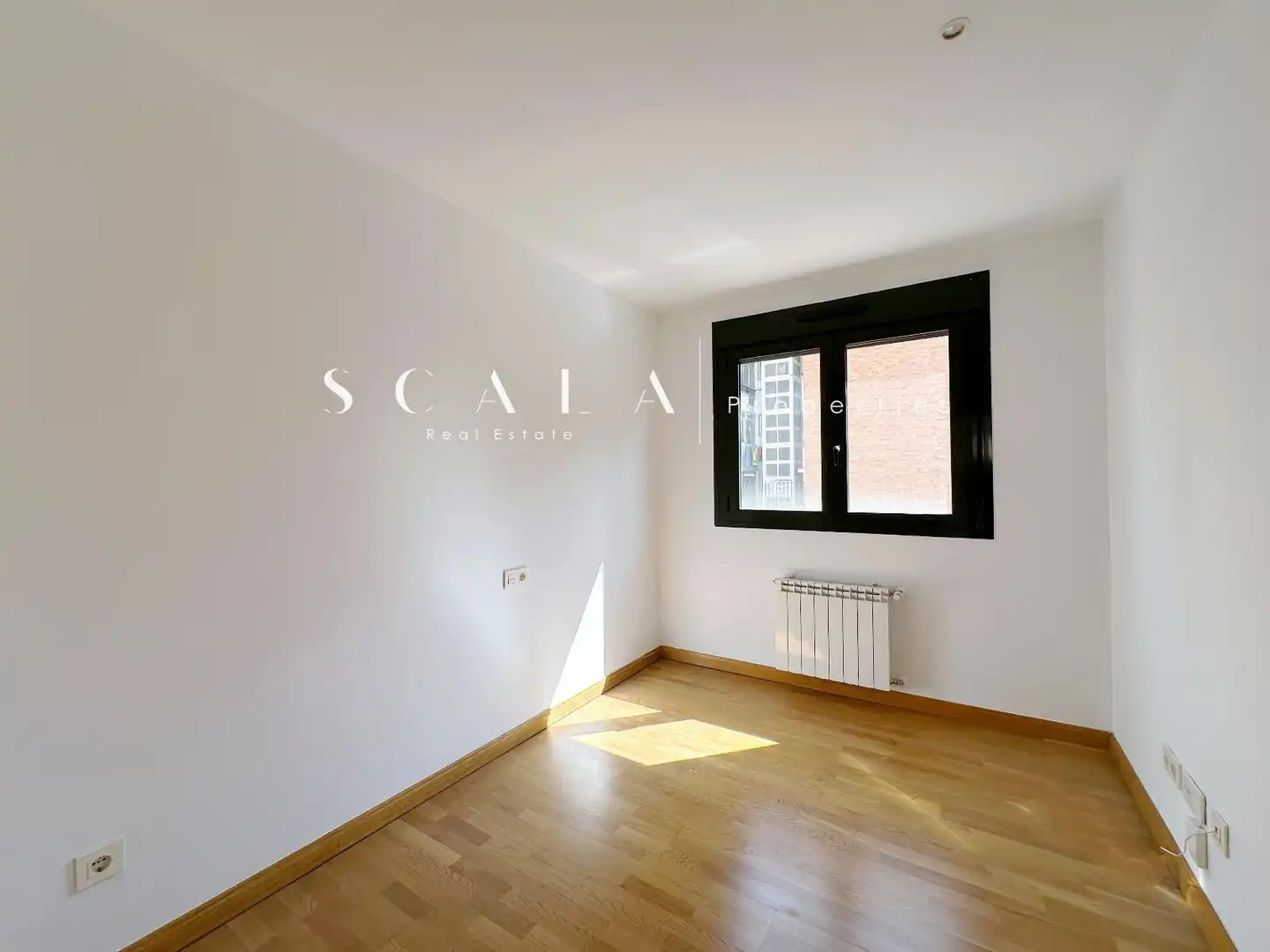 Schlafzimmer von Wohnung zur Miete in Madrid mit Klimaanlage, Heizung und Parkett