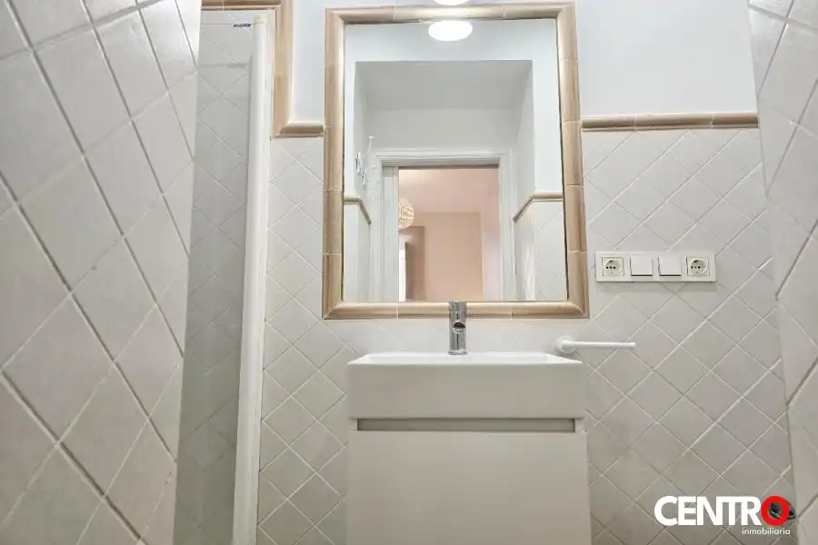 Bany de Apartament de lloguer en Granada amb Aire condicionat
