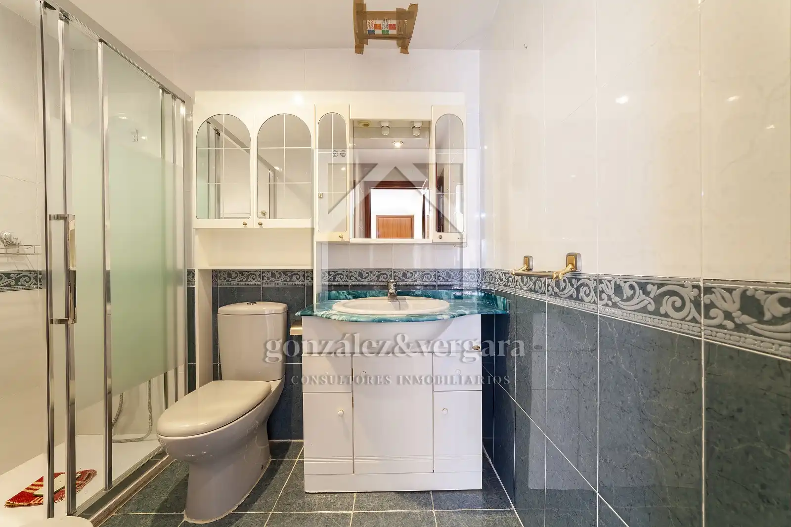 Baño de Piso en venta en Valencia con Aire acondicionado, Calefacción y Terraza
