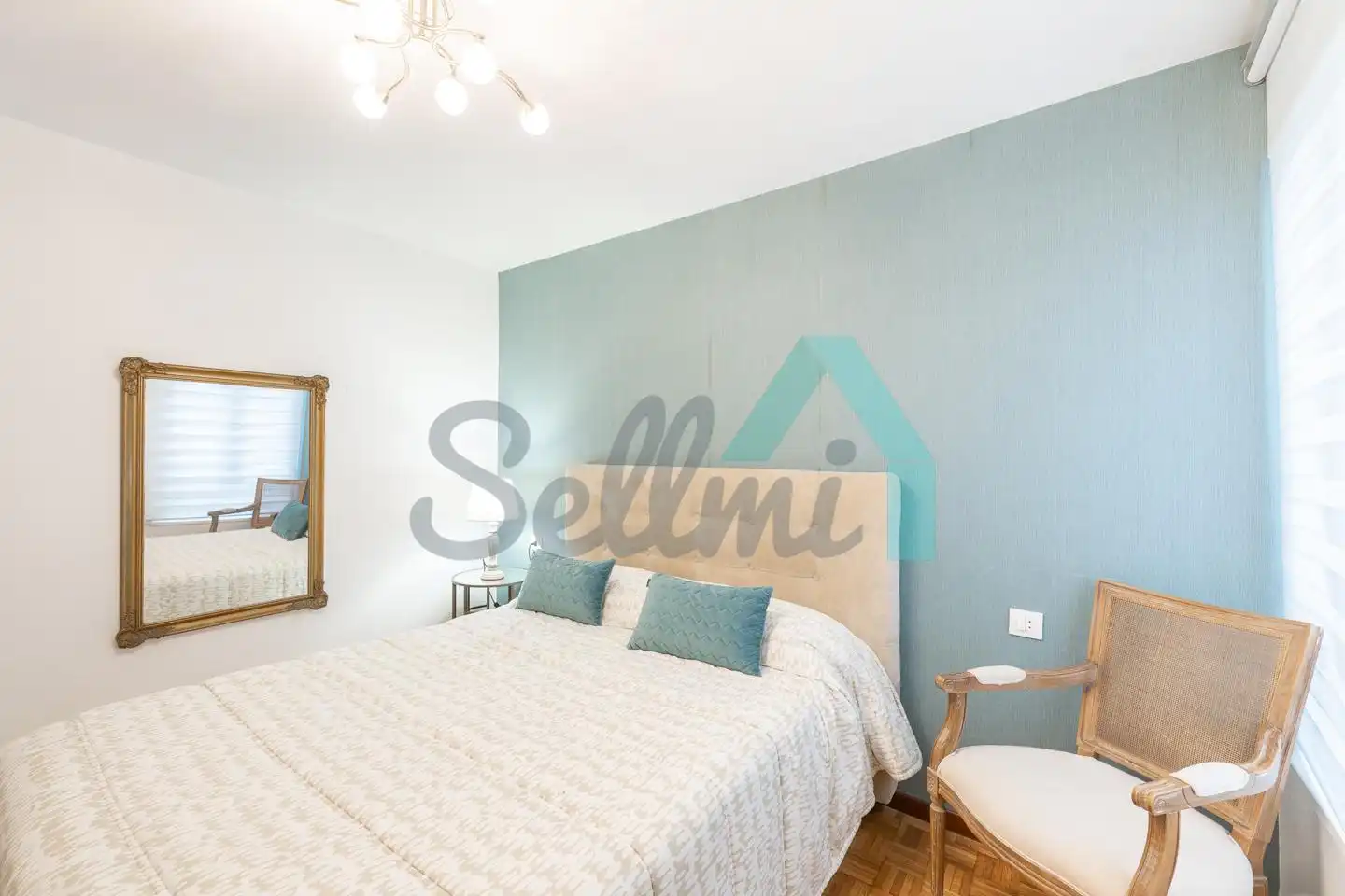 Bedroom of Flat for rent in Gijón   with Heating, Parquet flooring and Furnished
